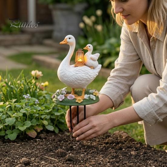 Garden Stake Decor Decorative Acrylic Duck Ground for Outdoor Decor, Weather Resistant 2D Flat Parent Cute Goose Family Figure And Child Yard
