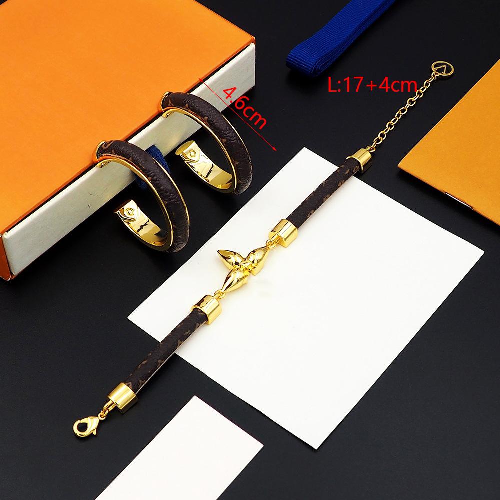 V letter large C-shaped presbyopia earrings, women's C-ring gold presbyopia earrings