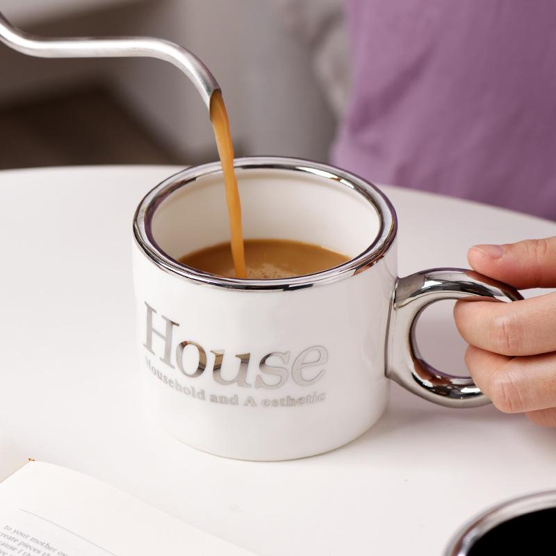 Tazza Elettroplaccata di Lusso Leggero Tazza in Ceramica Instagram Alta Bellezza Orso Violento Tazza d'Acqua Creativa Grande Capacità CASA Tazza da Caffè