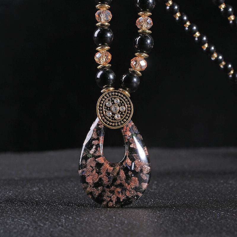 

Этническое колье-цепочка для свитера с подвеской-каплей и бусинами