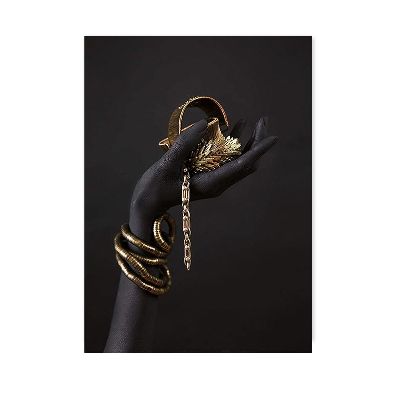 Afrikanische Frau Leinwand Wand Kunst Malerei Poster und Drucke schwarze Frau hält Gold Schmuck Bild für Wohnzimmer Home Decor