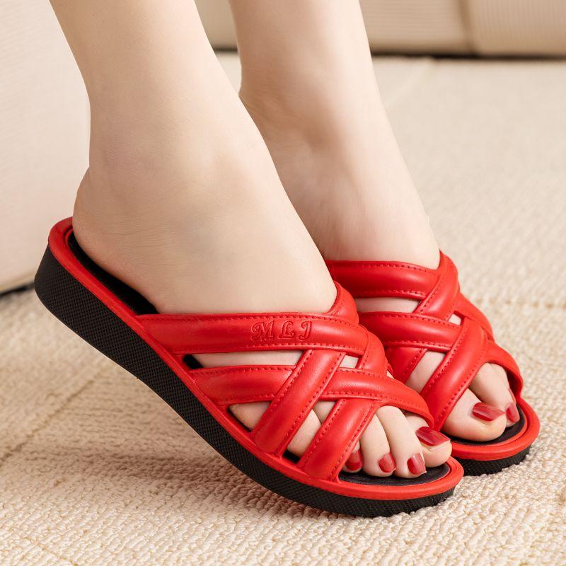 

Новые модные женские тапочки — универсальная обувь на толстой подошве, на танкетке, увеличивающие рост, противоскользящие и износостойкие шлепанцы 40