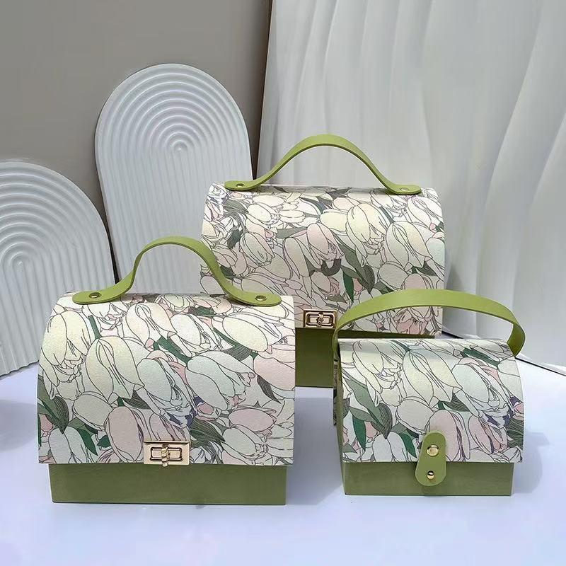 Luxury Velvet Tulip Bridesmaid Souvenir and Candy Gift Box