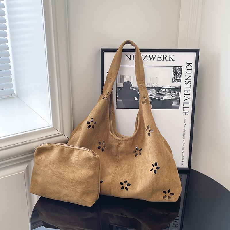 Suede bag women's large-capacity new autumn and winter retro shoulder armpit bag commuter dumpling bag