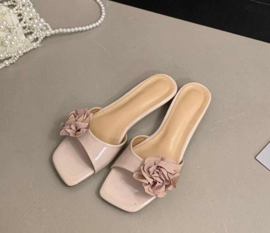 2025 new French beautiful fairy style square head flower word with slope heel sandals girl summer with skirt slippers
