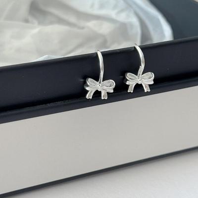 / 925 Silver Ribbon Hook Earrings