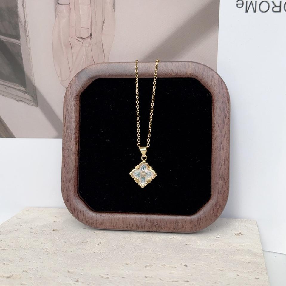 Retro Flower Pendant Gold Necklace Chinese Style Tassel Design Exquisite Luxury Style Court Style Butterfly Jewelry Women