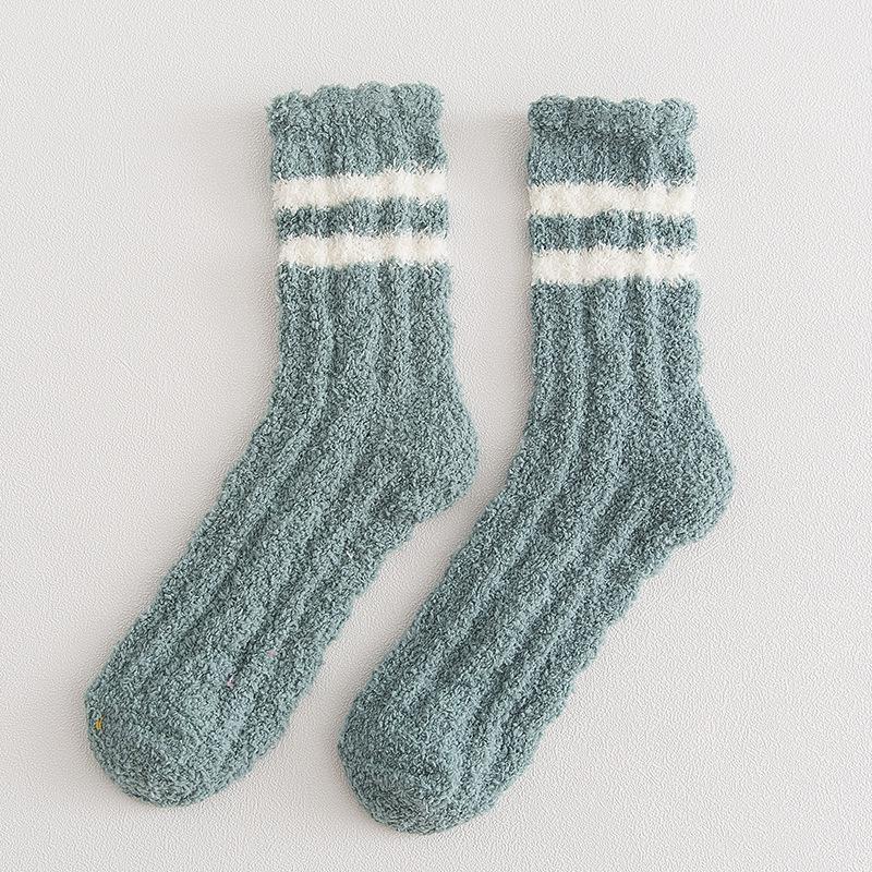 Women's Mid-Calf Coral Fleece Socks: Half-Sided Fleece, Cat Paw Design, Cute & Cozy for Autumn/Winter