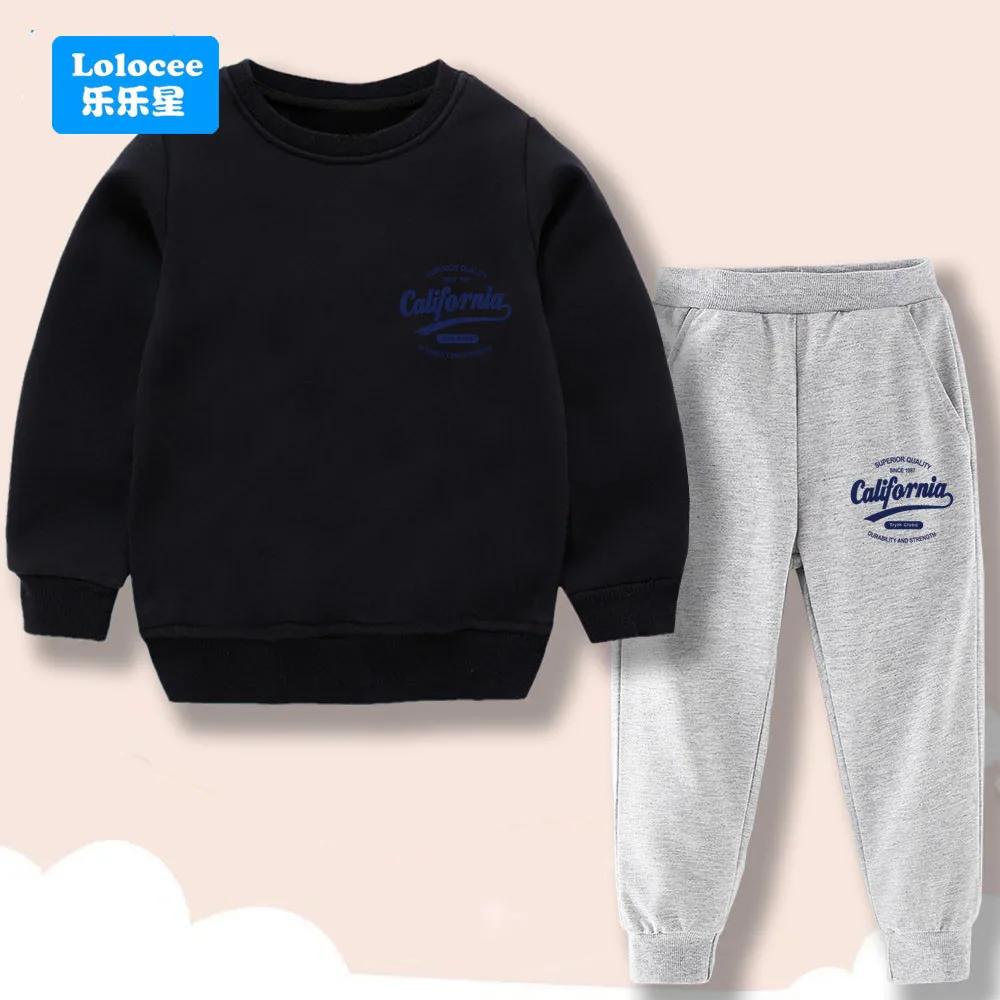 Boys' Spring/Autumn/Winter Sports Set Long-sleeved crew-necksweatshirt featuring "Californialetteringpaired with matching pants.