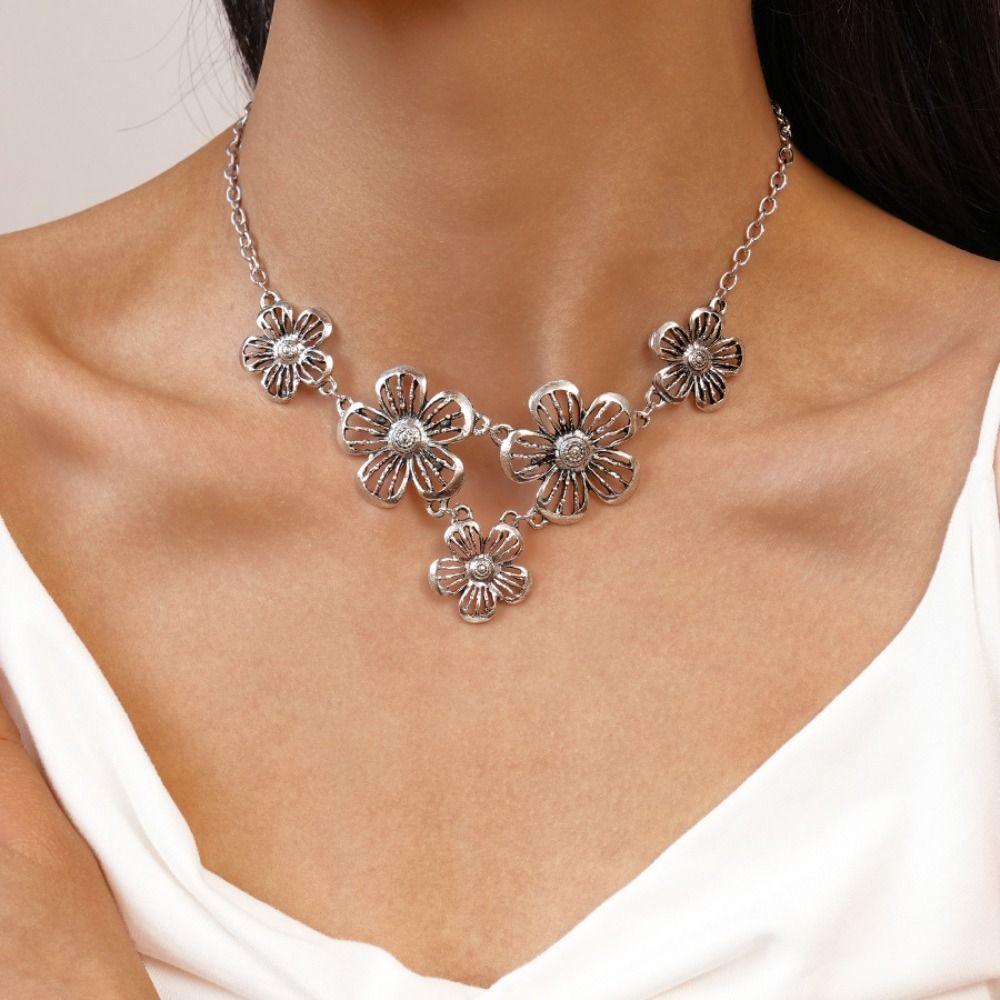 Punk Jewelry Bohemian Necklace Choker Style Patchwork Necklace Flower Pendant Necklace  Girl