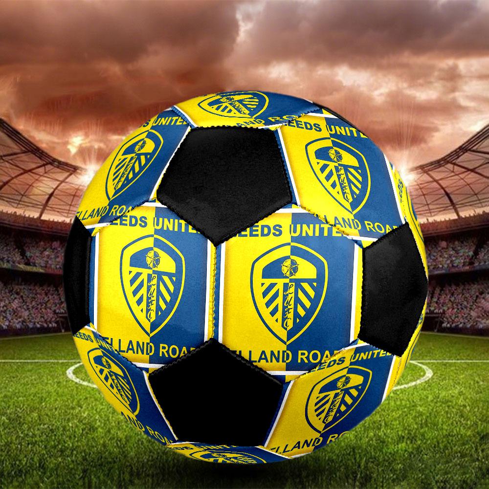 1 pz Pallone da Calcio Leeds United F.C. Misura 5 Pallone da Calcetto Indoor alla Moda Colorato Gioco in Cortile - Ottimo Regalo per Appassionati di Sport HE12