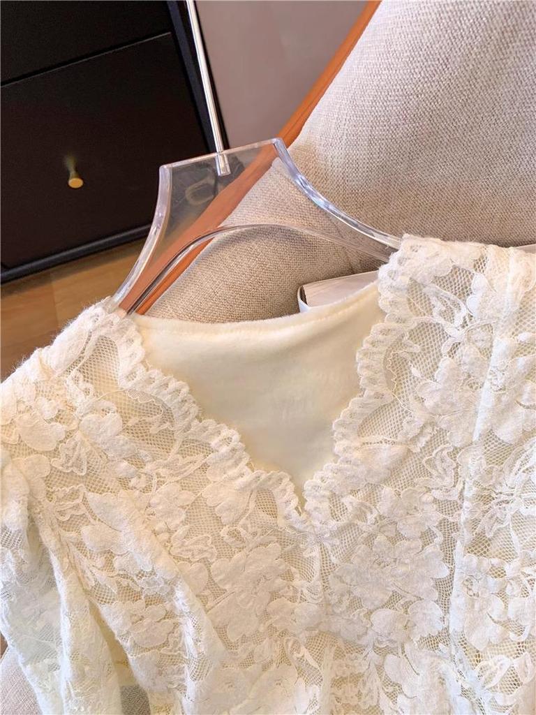 Women's Fluffy Lace Puff Sleeve V-Neck Top - Slimming Autumn/Winter Style