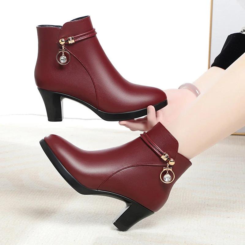 Winter New Short Boots Women's High Heels Boots Women's Cotton Shoes Versatile Middle Aged Women's Boots