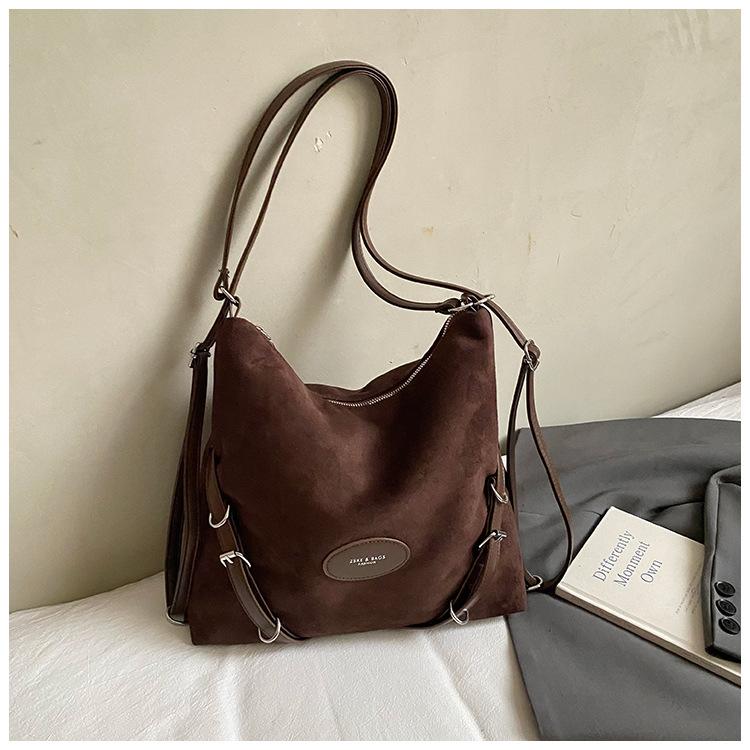 

2025 осень новый повседневный рюкзак большая вместимость женский для поездок на работу простой на плечо высокая ценность сумка-тоут