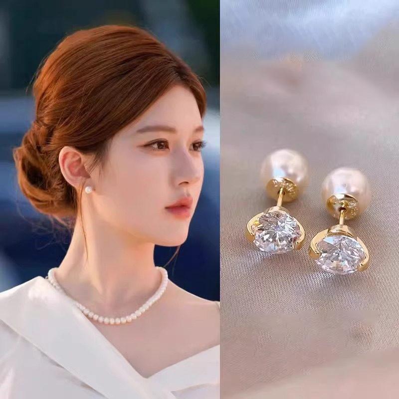 Silver Needle Zirconia Pearl Earrings: Luxurious, Fashionable, Versatile Studs with a Simple and Elegant Design.