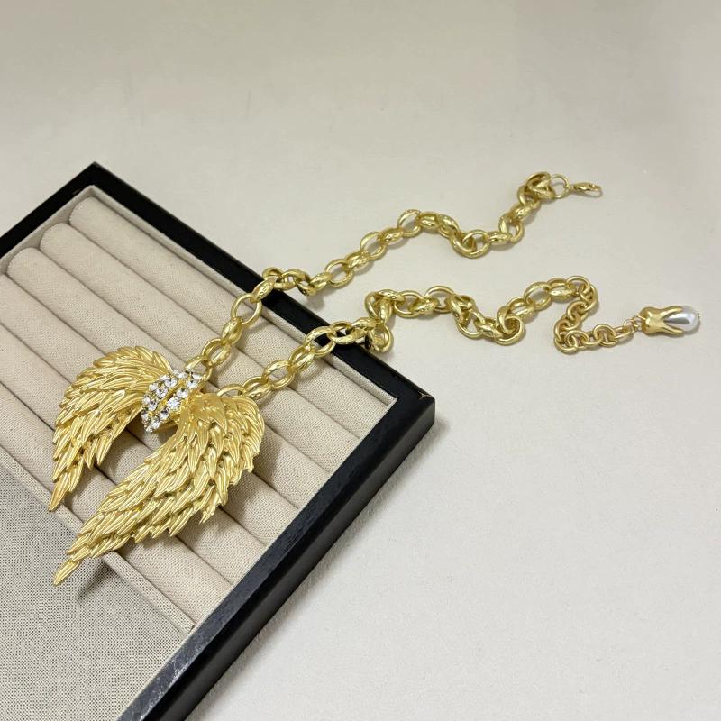 Exaggerated Retro Angel Wing Relief Wing Diamond Necklace Light Luxury High-End Feel Collarbone Chain Trendy Fashion Jewelry