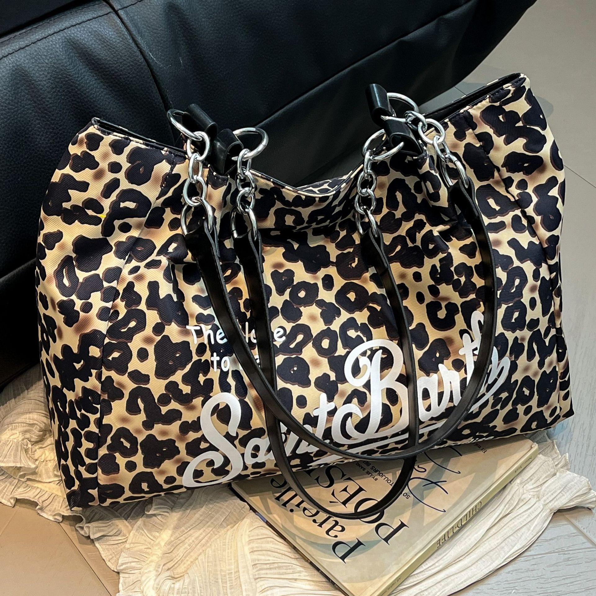 

Korean version of fashion tote bag 2025 summer women s bag personalized letter leopard print handbag retro large-capacity shoulder bag цветной печати леопарда