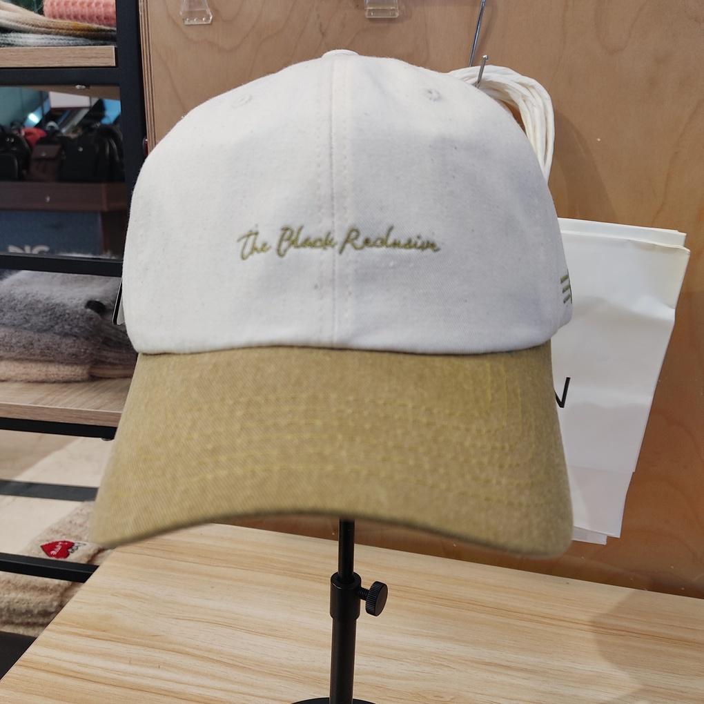 Capten (Authentic) Black Reclusive Cursive Embroidered Ball Cap BKD2UCW011