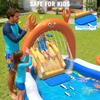 KingSom Aire de Jeu Aquatique Gonflable Enfant - Piscine avec Toboggan, Arroseur &amp; Pataugeoire, 305x178x127 cm, Idéale Jardin