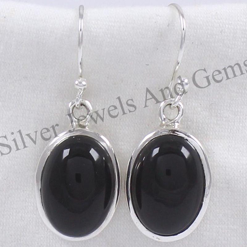Простые и модные серебряные серьги с натуральным черным ониксом, овальные. Подарок для нее
