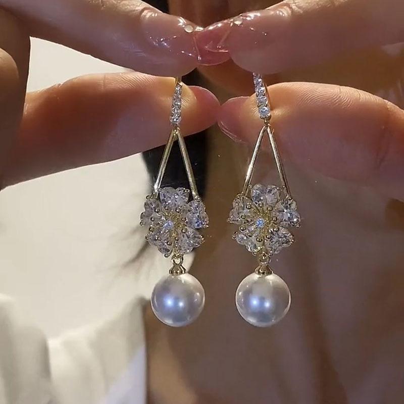 Flower pearl fringed ear hook French super flash exquisite earrings light luxury high-end temperament showing face thin earrings