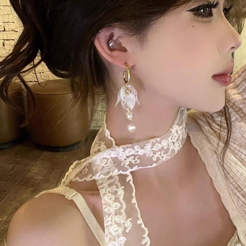 Super fairy sweet long petal pearl fringed earrings women's light luxury earrings exquisite stud earrings