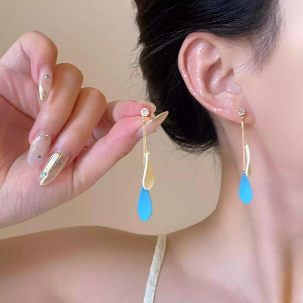 Koreanischer Stil Nicht-Piercing Ohrclip mit langem Quaste, Perlmutt Schmetterlings Design für Damen - High-End, Coole Mode.