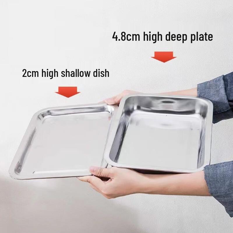 Tiefer rechteckiger Serviertablett aus Edelstahl