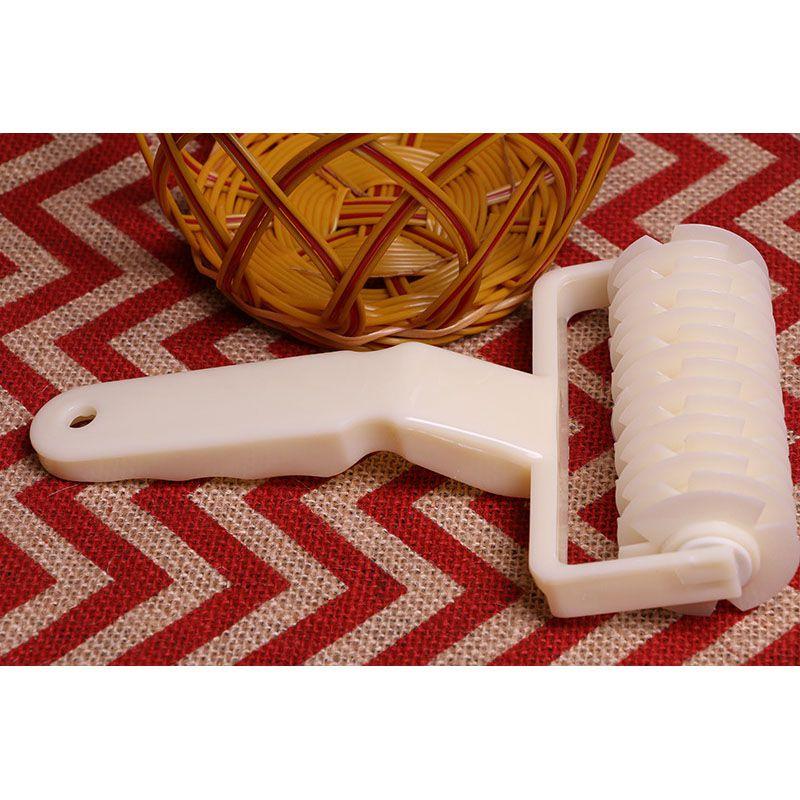 Premium Beige Rolling Lattice Roller Pie Pastry Cutter For Baking Bread And Pizza Dough