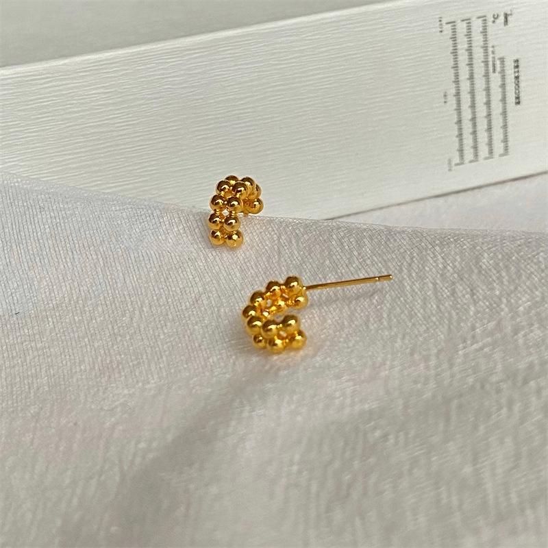 

Новые двухслойные серьги-пусеты с круглыми бусинами, премиальные французские серьги в стиле холодного ветра, ретро серьги C-образной формы.