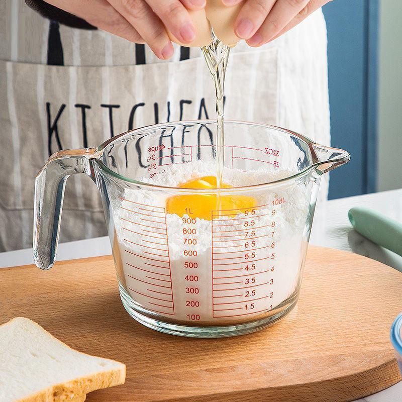 Heat-Resistant Glass Measuring Cup for Microwave Baking - Large Capacity with Scale