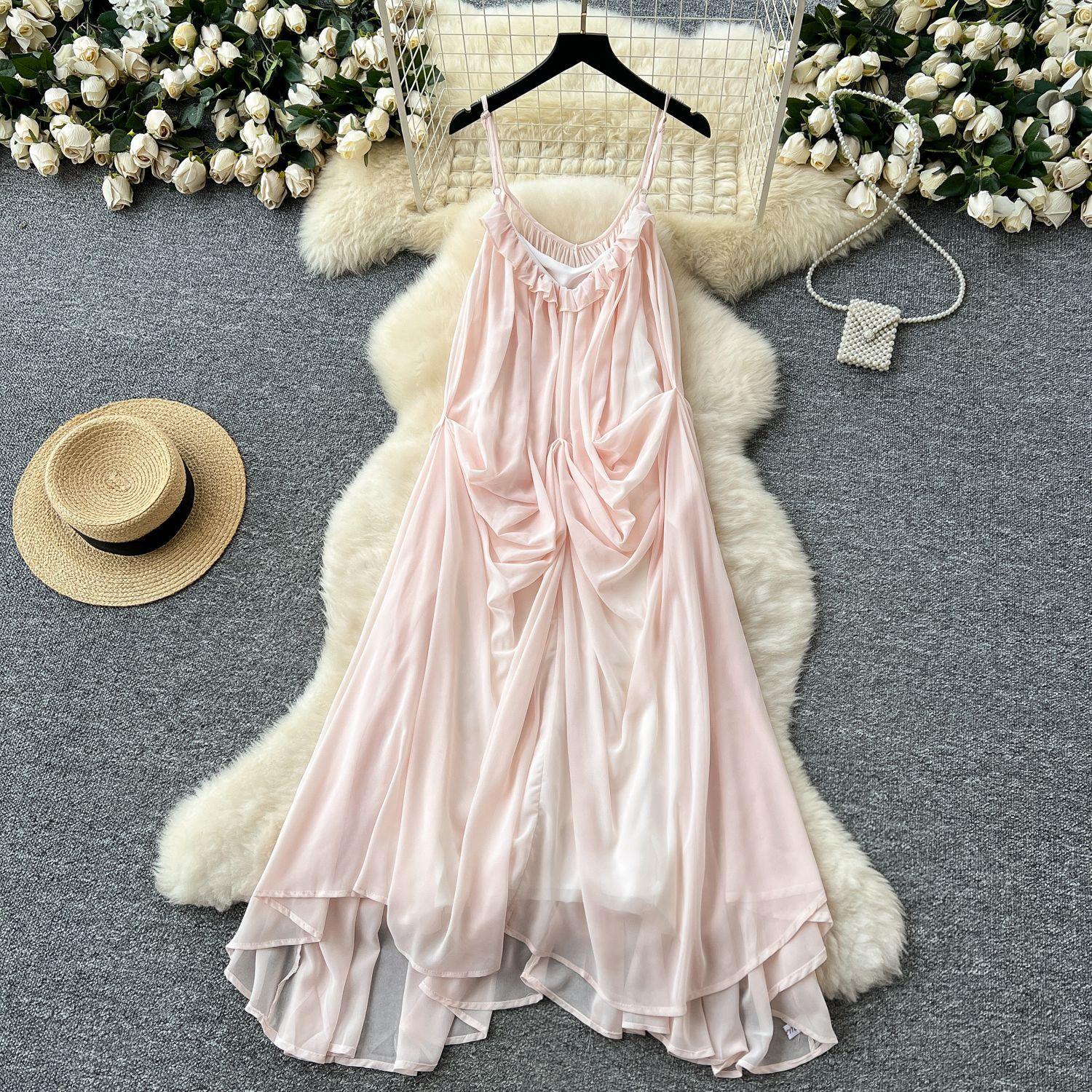 

Это женское платье в стиле летних каникул представляет собой свободное и стройнящее длинное платье из шифона с бретелями XL розовый