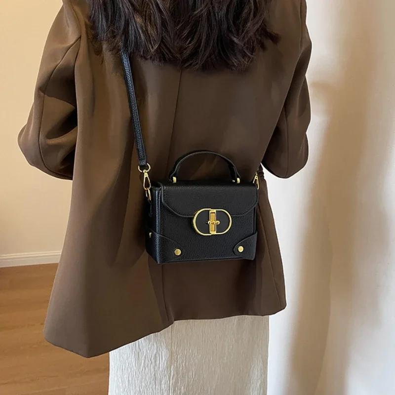 Portable Small Square Bags for Women Casual Flap Bags Travel Bags Lightweight Bags Women's Shoulder Crossbody Bag