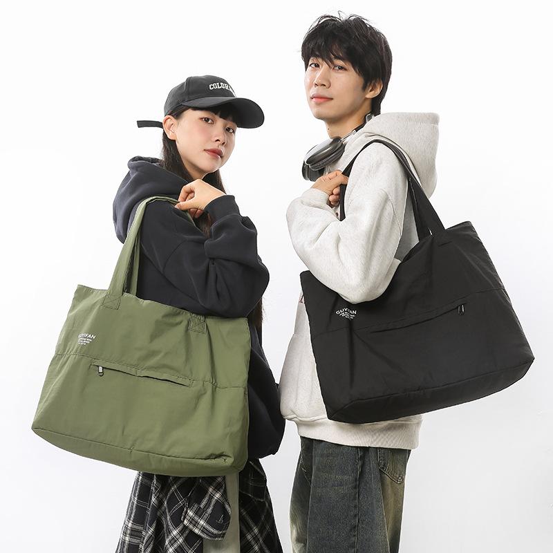 Premium skulderveske Lettvekts tøyveske for menn Anti-sprut fritid Bærbar pendlerveske med stor kapasitet