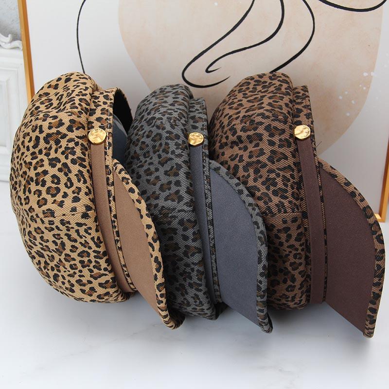 Cappello ottagonale con stampa leopardata autunnale e invernale da donna, cappello da strillone a splicing retrò, cappello da pittore alla moda versatile per il viso, stile britannico piccolo