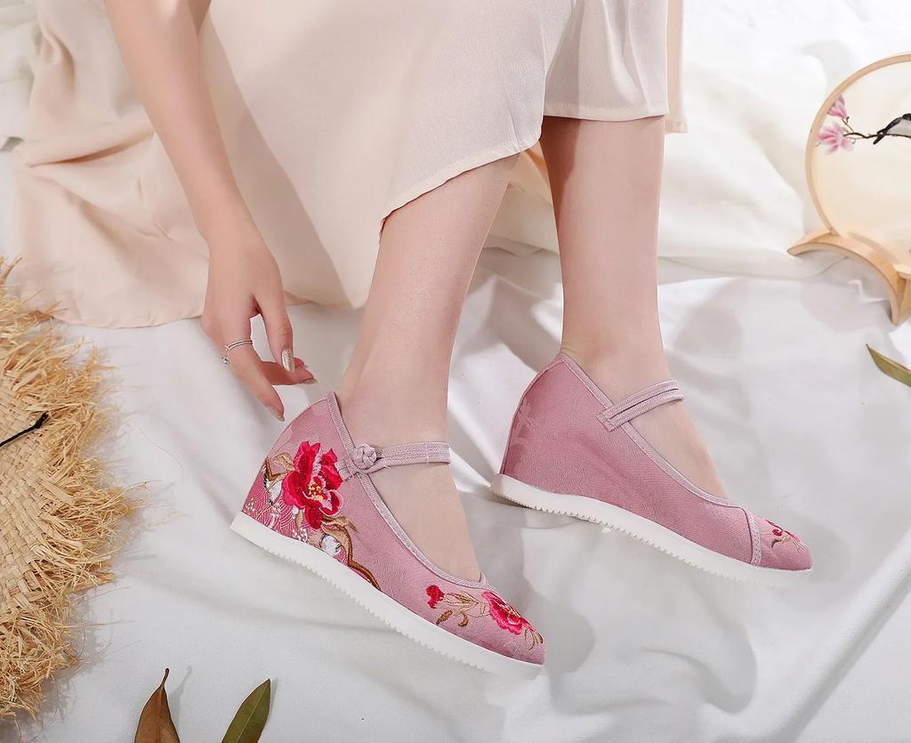 Autumn Elevator Shoes Woman Casual Harajuku Chinese Ethnic Style Canvas Vintage Embroidered Cloth Hanfu Shoes Women Zapatos