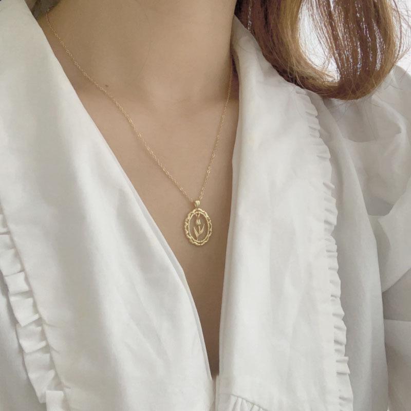 Eternal Love Tulip Pendant Necklace: Gold-Plated S925 Sterling Silver, Vintage Lace Design