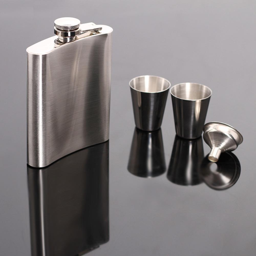 Stainless Steel Wine Bottle Set 7oz Drinking Cup Set Portable Whisky Flask Gifts