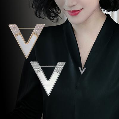Letter V Full Diamond Brooch Korean Fashion Simple Collar Pin Cardigan Pin Anti-light Accessories
