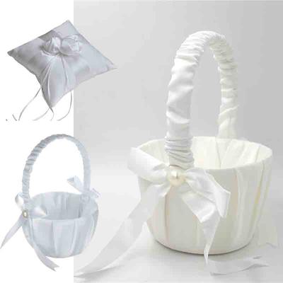 White Flower Girls Basket Lace Pearl Portable Wedding Basket for Flower Bride/Kid Bridesmaid Ceremony Children Party Decoration