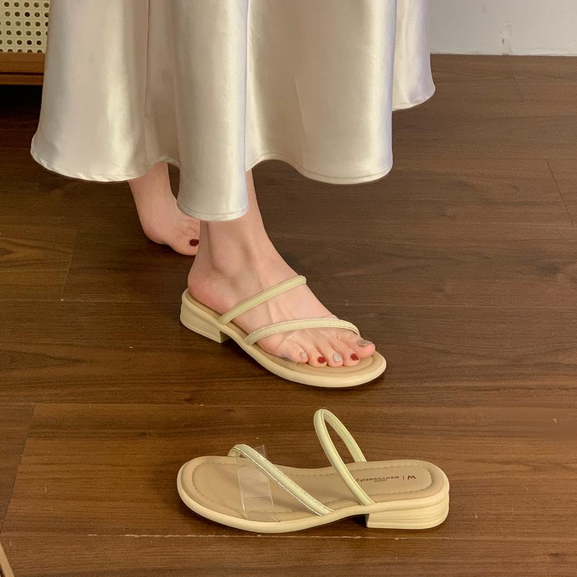 Fashion Slippers Casual Shoes Woman 2025 Pantofle Low Luxury New Summer Rubber Slides Fashion Shoes Slippers Women Summer Slides Low Pan