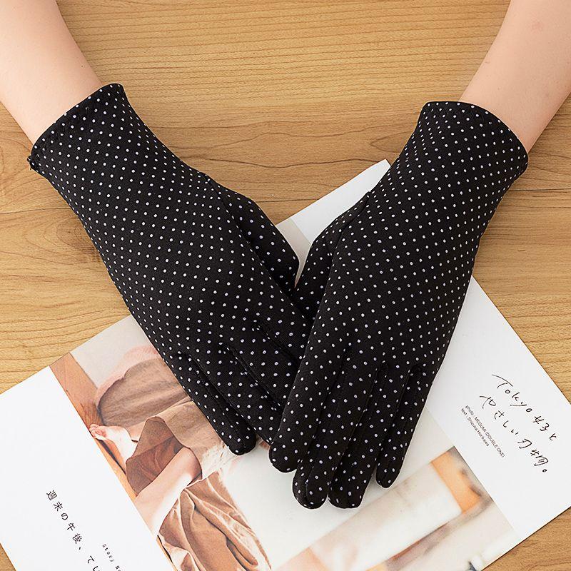 

Early Spring Fall and Winter Etiquette White Gloves Velvet Gloves Elastic Silm Aerobics Black and White Men s and Women s Dance Outdoor Sports Pip velvet-black 1 pair