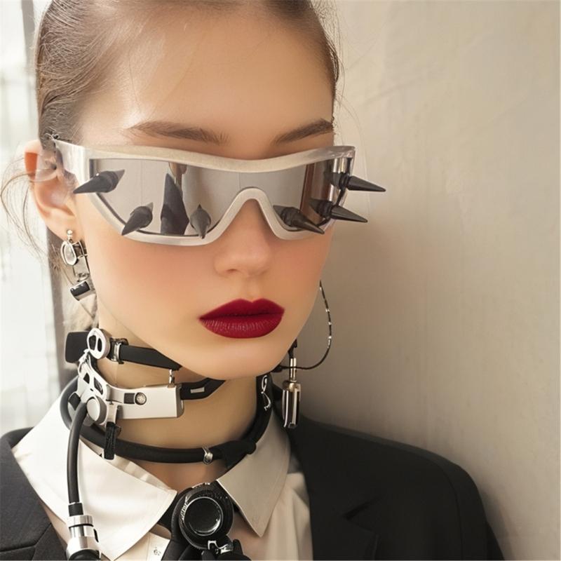 Stylish Metal Rivet Studded Sunglasses UV400 Protective Comfortable PC Frame Eyewears For Outdoor Fashion And Daily Use