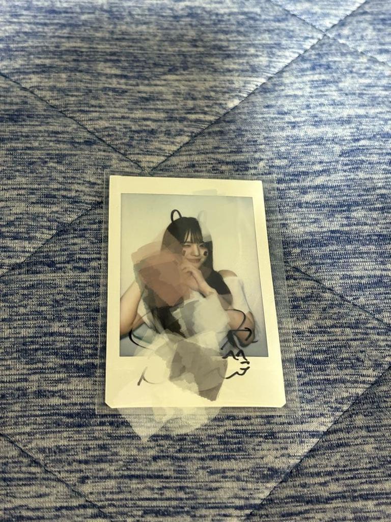 [USED] MADE IN Serena Sign Polaroid Signed Instax