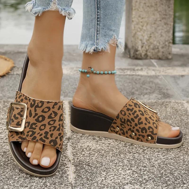 Fashion Vintage Leopard Thick Bottom Slippers Women Summer Casual Buckle Open Toe Sandals Female Plus Size Non Slip Wedge Slides Mujer