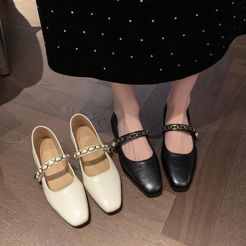 French retro single shoes women's 2025 spring and autumn new low-heeled square head shallow mouth one-word buckle with shallow mouth Mary Jane shoes