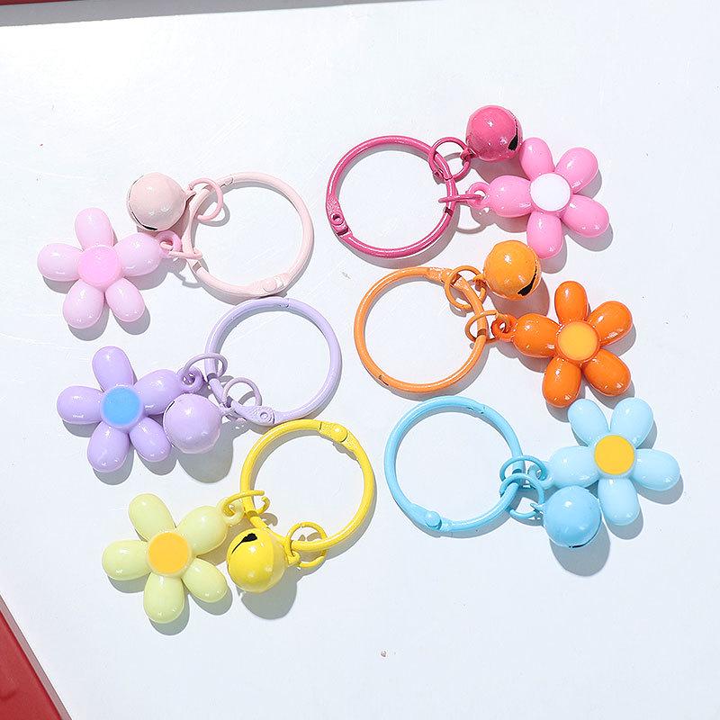 Fresh Five-Petal Flower Resin Keychain with Heart Bead - Girlish Flower Bag Charm