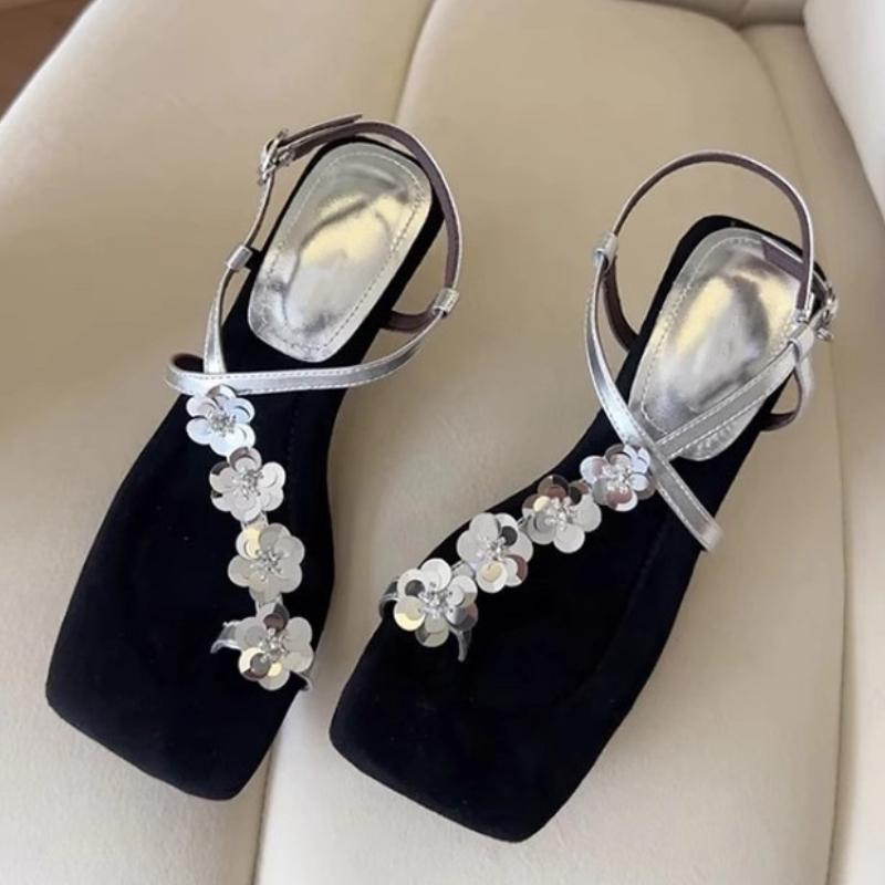 

Fashion Luxury Metal Flower Decoration Sandals Women Fashion Square Toe Ankle Buckle Strange Style Sandals Elegant Banquet Dress Shoes 35 серебряный
