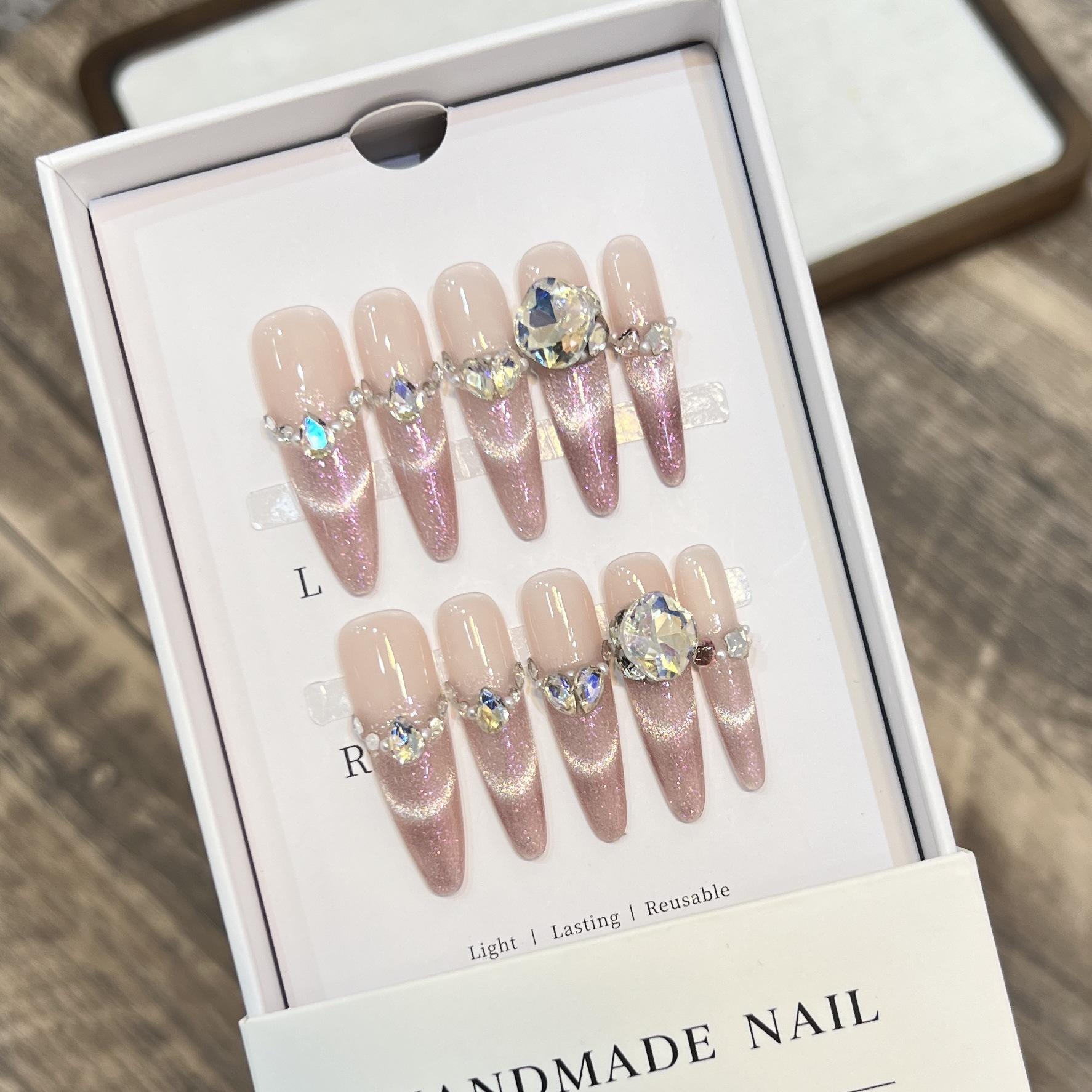 

Dairuisen Purple Cat Eye Manicure: Handmade Wearable Nails with Crushed Diamond Detachable Pieces Medium