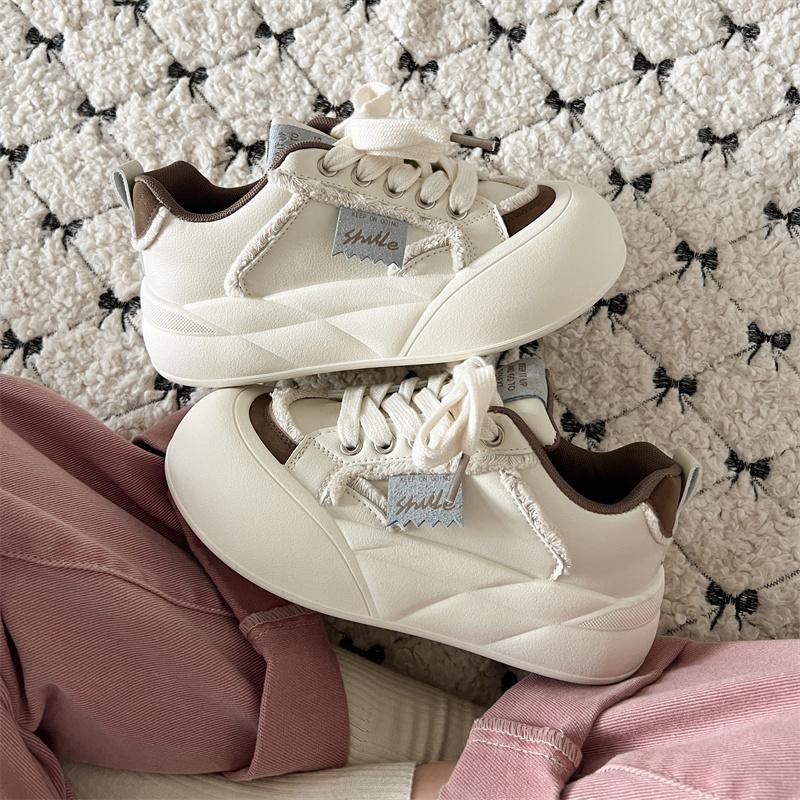 New casual versatile women's spring and autumn niche thick-soled heightening breadboard shoes big head white shoes